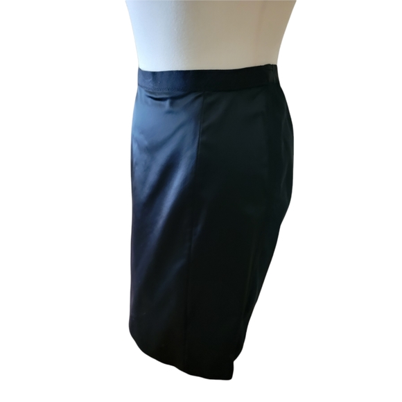 DOLCE  & GABBANA | BLACK SATIN PENCIL SKIRT - Picture 4 of 9